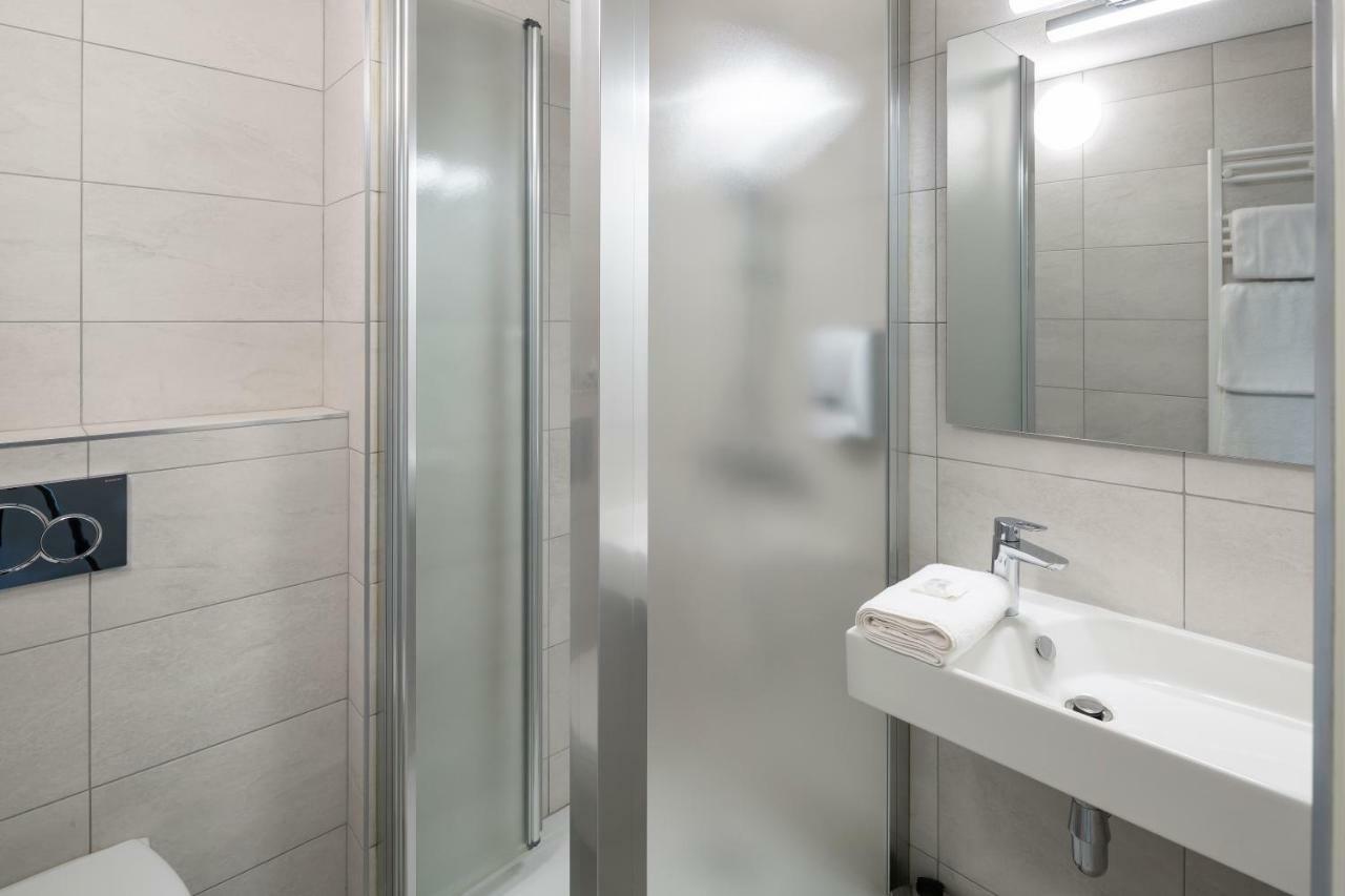 Hotel L'Ortega - Rennes St Jacques Aeroport Saint-Jacques-de-la-Lande Eksteriør billede